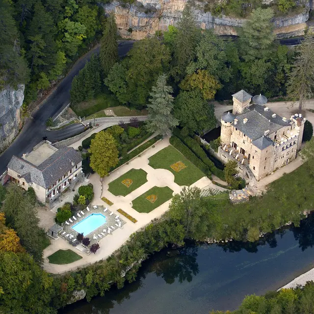 Vue aérienne du Château ©Château de la Caze.jpg