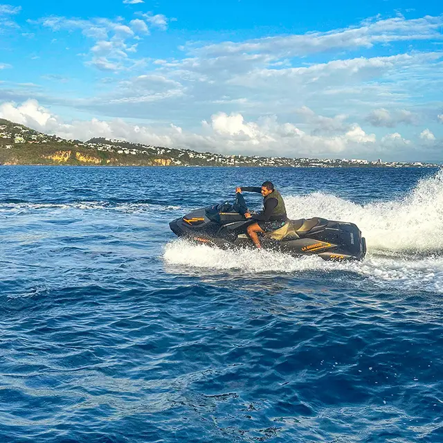 jetski-jetseaadress-fortdefrance-martinique.jpg