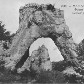 Montpellier le Vieux Porte de Mycenes 192X.jpg