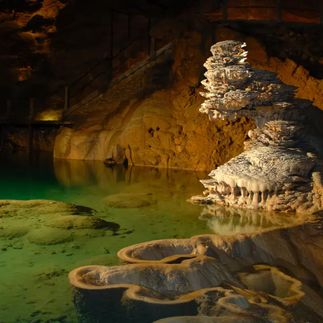 Goufffre de Padirac.jpg