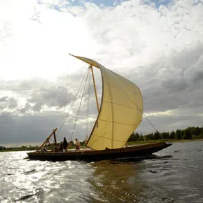 Balade en futrau sur la Loire avec l'Association des Marins du Port de Chambord