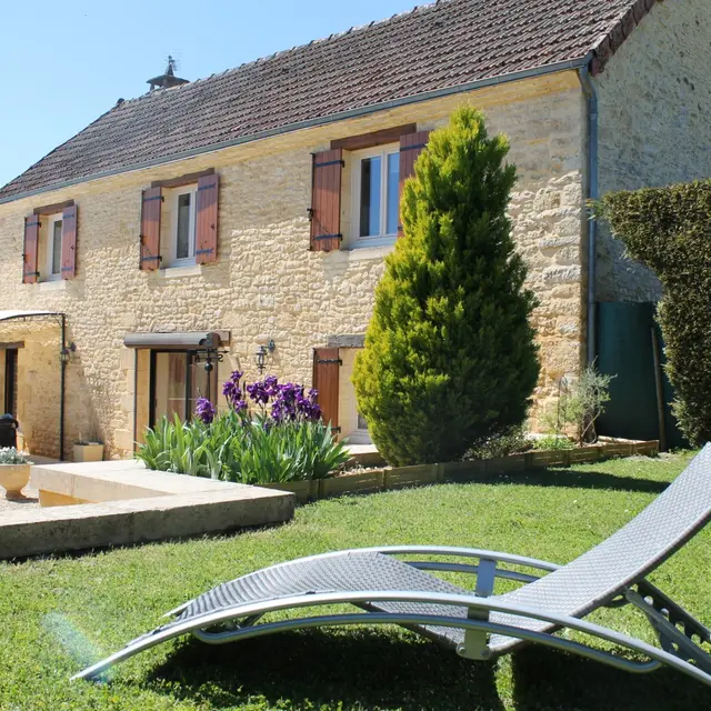 La_Bole_location_charme_proche_Sarlat_avec_jardin
