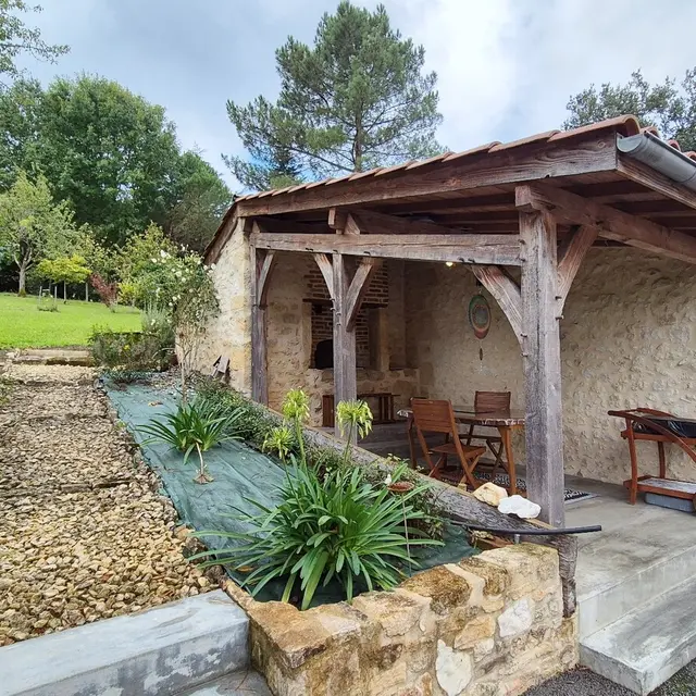 Petit Paradis à Sarlat avec piscine privée (33)