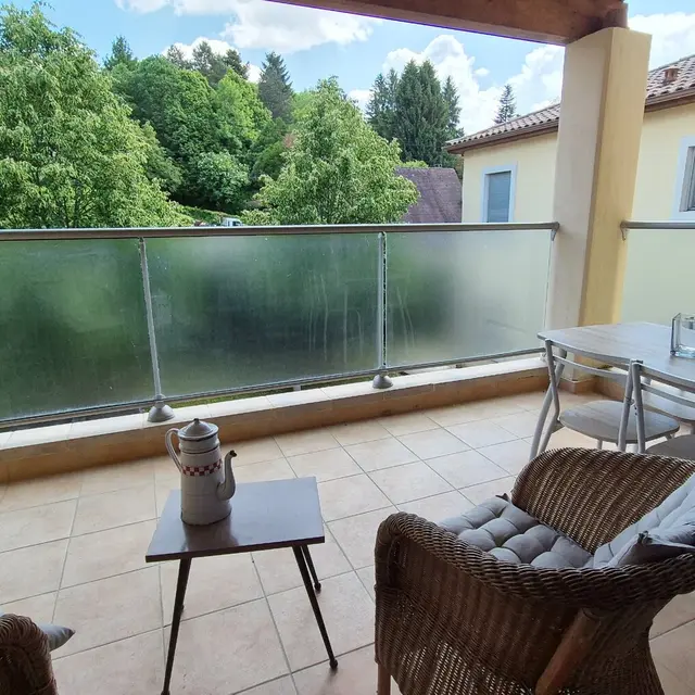 RESIDENCE SYLVIA MONTFORT à Sarlat avec parking privé et terrasse couverte (26)