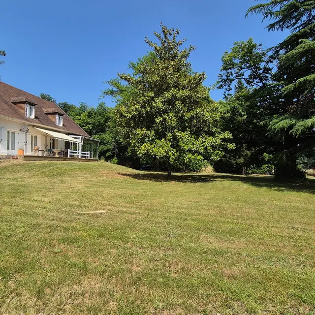 VILLA LES GRANDS PINS A SARLAT(97)