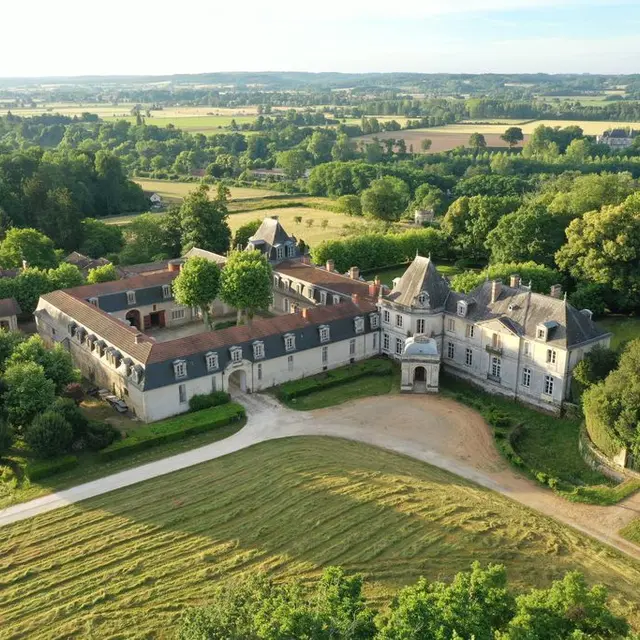 VUE AERIENNE CHATEAU TIREGAND CREYSSE