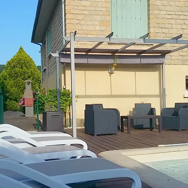 maison des chateaux - piscine chauffée