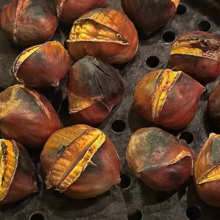 chestnuts©Yves de Pixabay