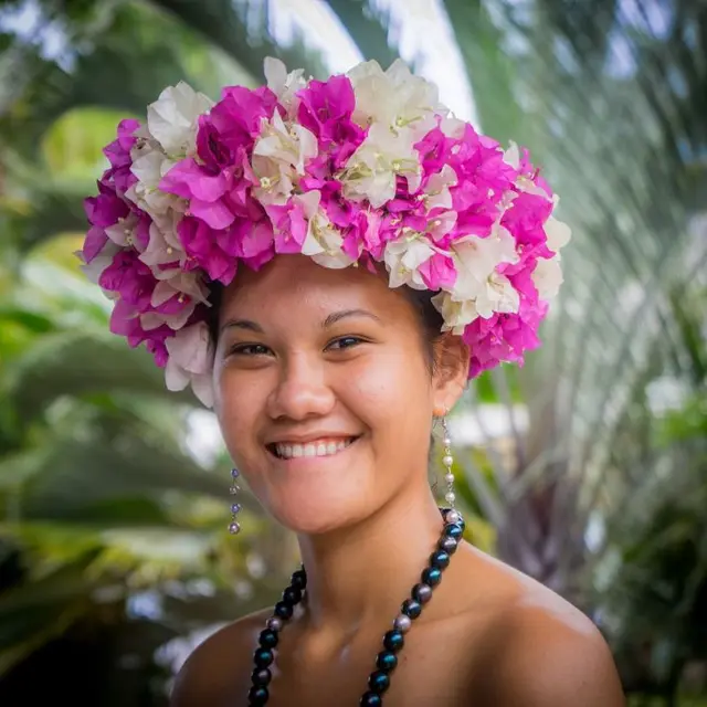 floral-head-dress©Michele Raponi