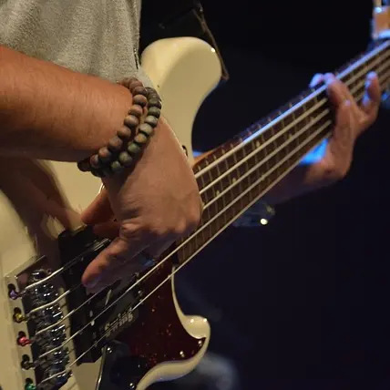 guitar-905998_640