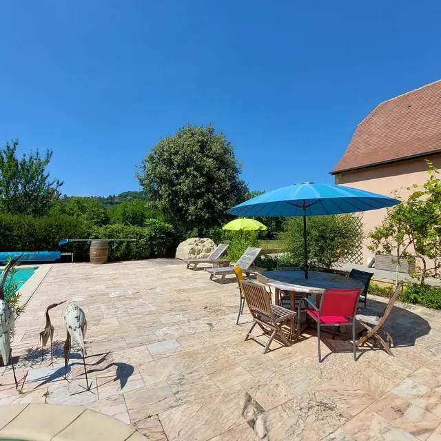 gite plein les yeux avec piscine à beynac (3)