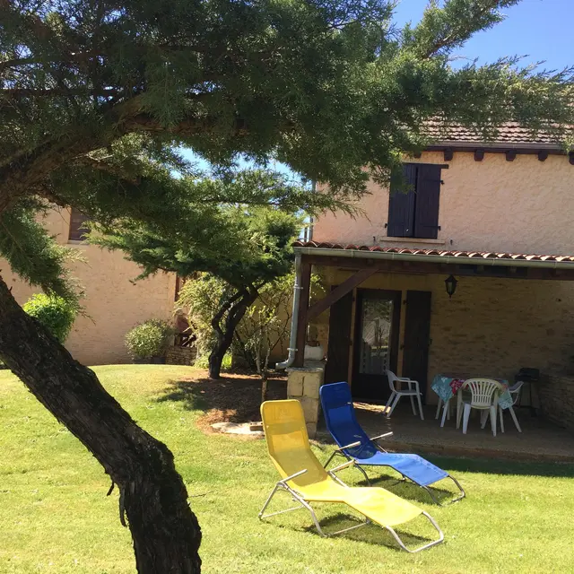 Lapervoisie 1 jardin  piscine et proche de Sarlat_1