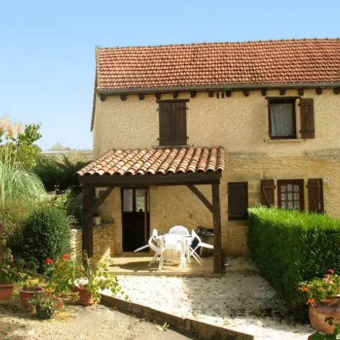 Lapervoisie 2  la cour piscine et proche de Sarlat_1