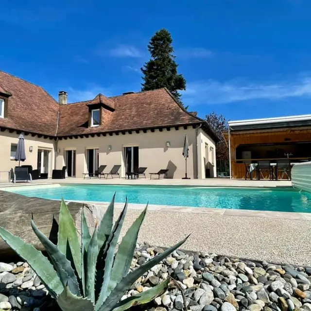 DOMAINE DU GRÉZAL - piscine