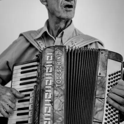 roger-nobles-60APTVAb7AM-unsplash