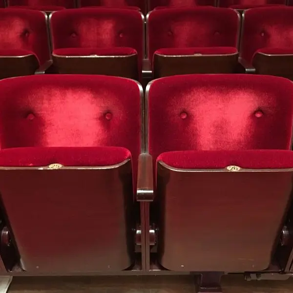 sabinevanerp-chairs©Sabine Van Erp de Pixabay