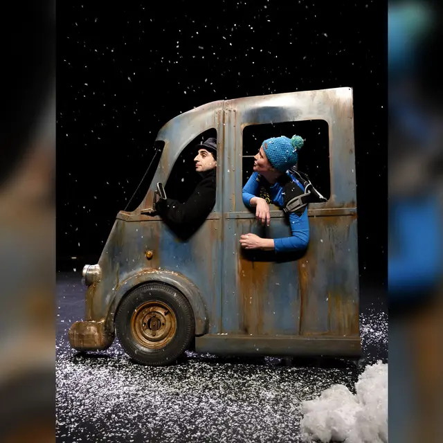 Manger un phoque_©Gabriela Cais Burdmann-16-9