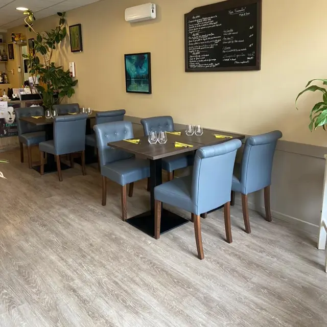 Aux Deux M Maintenon