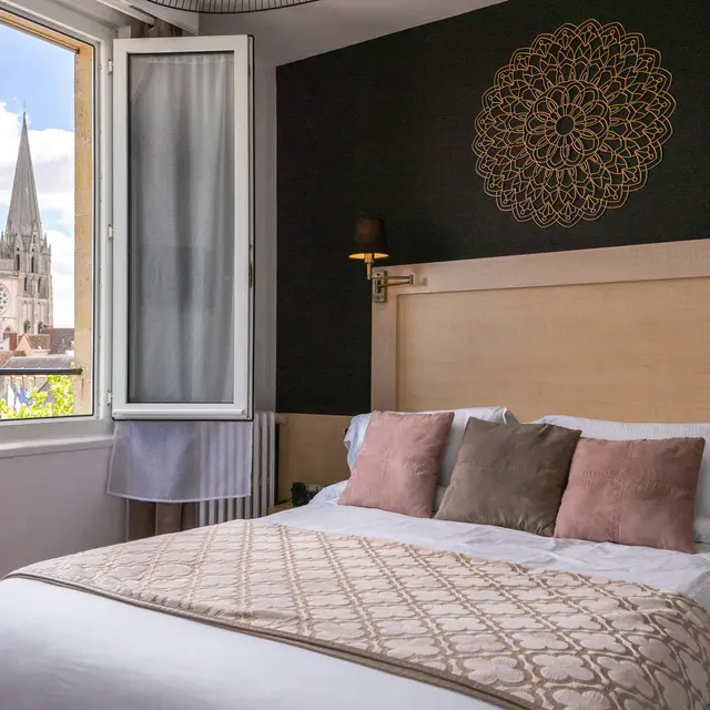 Chambre confort vue cathédrale - Hôtel Le Boeuf Couronné Chartres