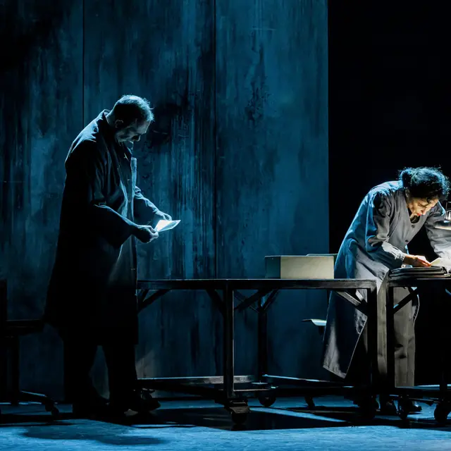 FRA - THEATRE - EXIL INTERIEUR