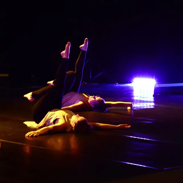 2306DanseCorpsEnTete
