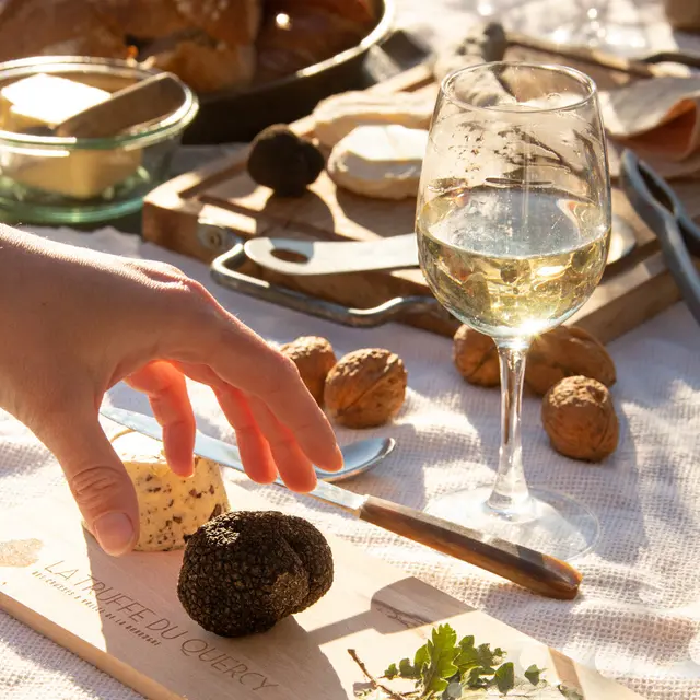 Cauvaldor-Marche-a-la-truffe-Bretenoux--MalikaTurin-4521.jpg-1200px