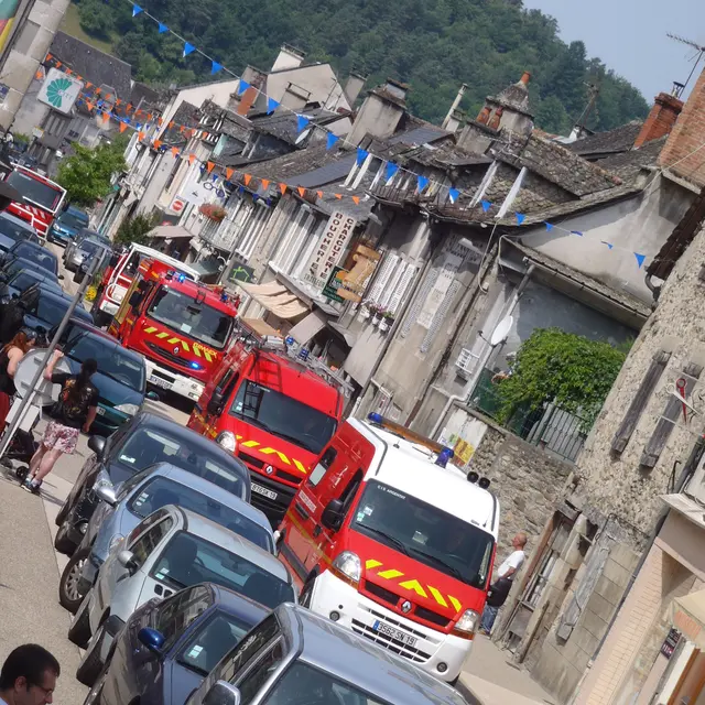 DéfiléPOMPIERS