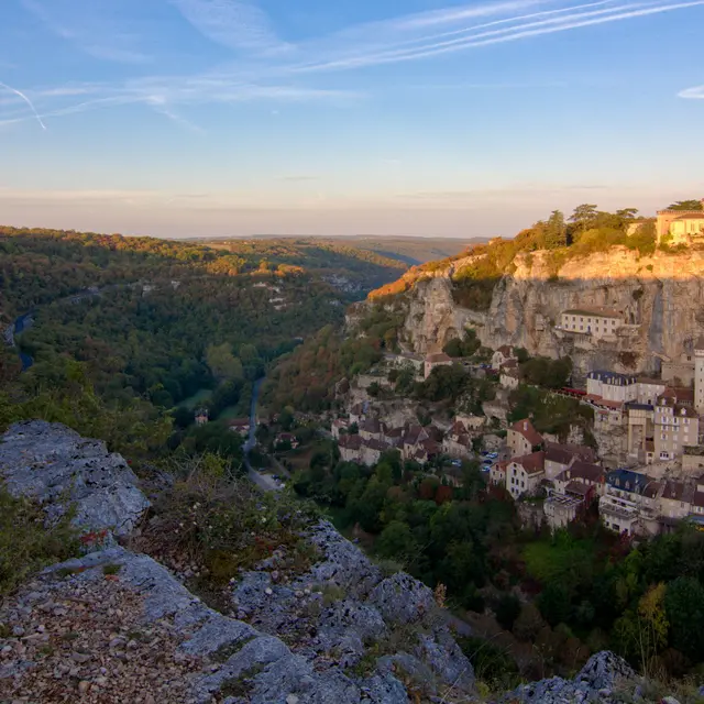 Lever du soleil sur Rocamadour et le canyon de l'Alzou