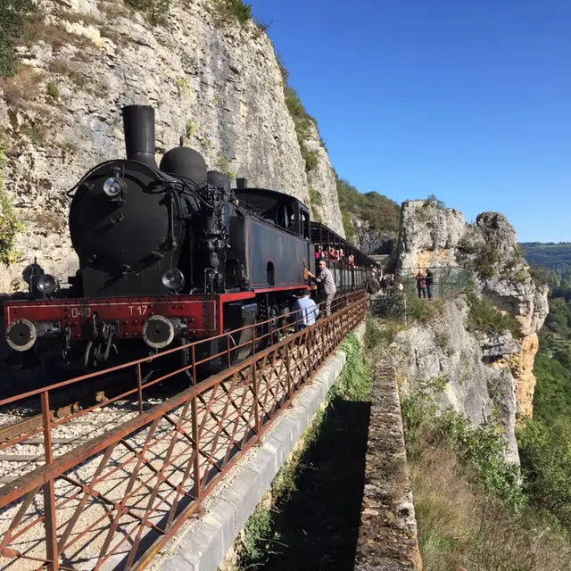 Martel et son train touristique à vapeur