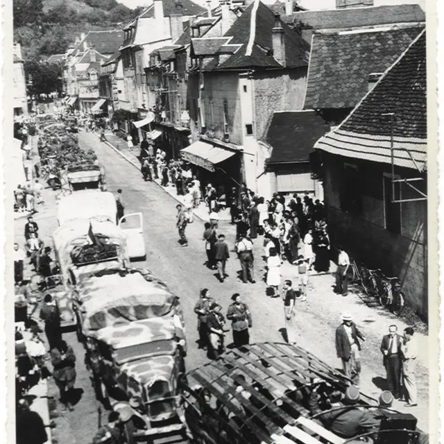 convoi de prisonniers allemands qui traverse Beaulieu à l'été 1944 sous la garde des résistants