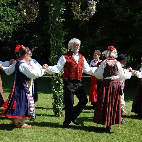 folk-dance-54530_640