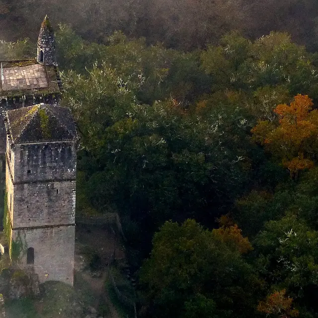 les deux tours de merle vue montgolfiere