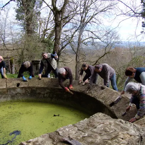 nettoyage -fontaine lavoir de La Poujade