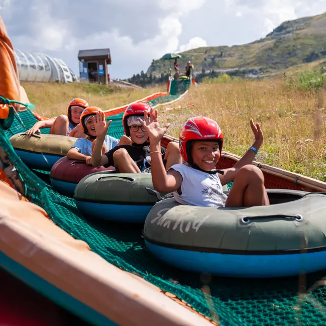 Luge Tubbing sur la piste de La Pierre Saint-Martin