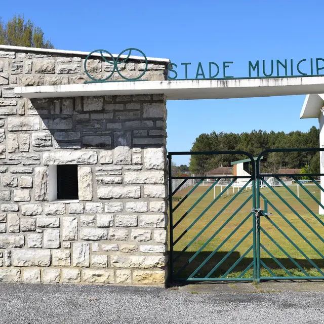 CLNT - Entrée stade (2)
