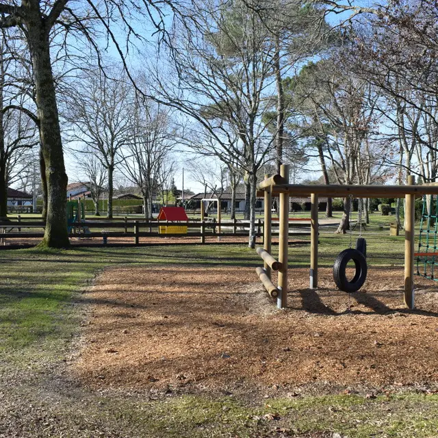 CLNT - LINXE - Aire de Jeux au Parc Dufau (2)TS