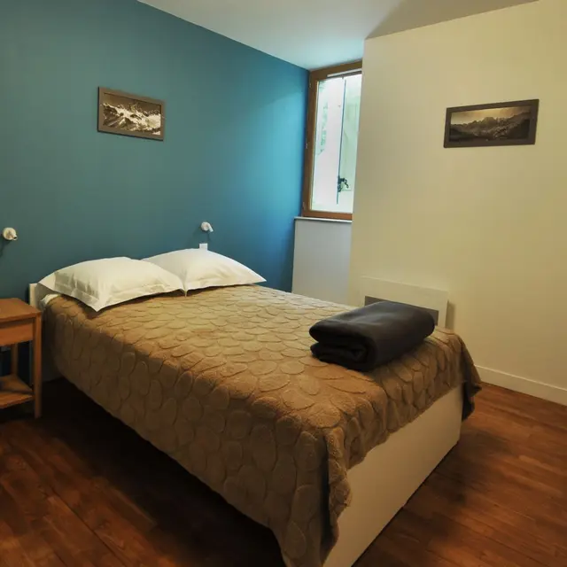 Chambre double bleue Gîte Saint-Michel ©N. Yepes