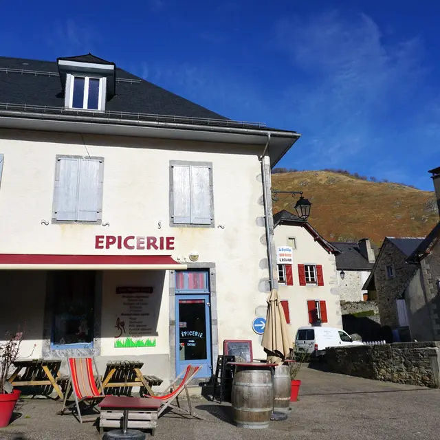 Epicerie-Façade-LESCUN