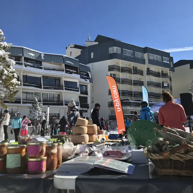 Marché de producteurs locaux à La Pierre Saint-Martin