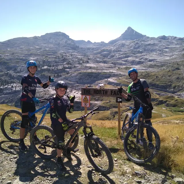 Encadrement VTT Enduro - Bike park de La Pierre Saint-Martin, vue sur l'Anie