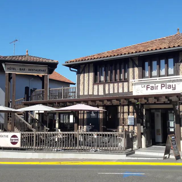 LEON_Hôtel Le Fair Play (1)