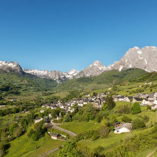 Village-LESCUN