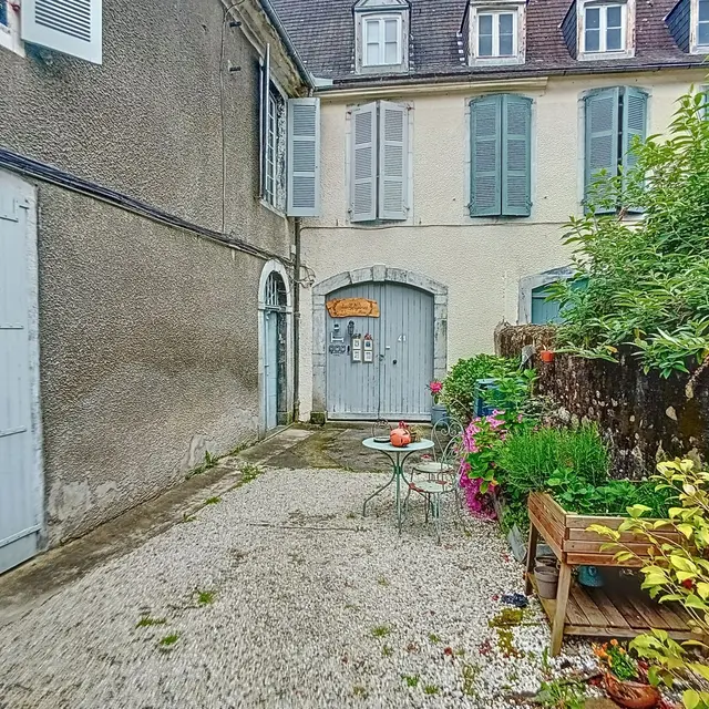 cour entrée