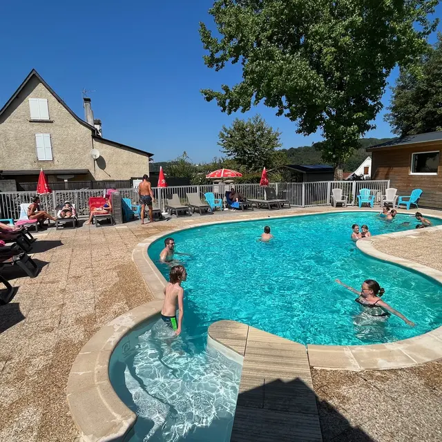 Piscine Chauffée - Transats - Fauteuils