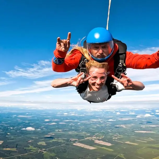 sky dive (Copier)