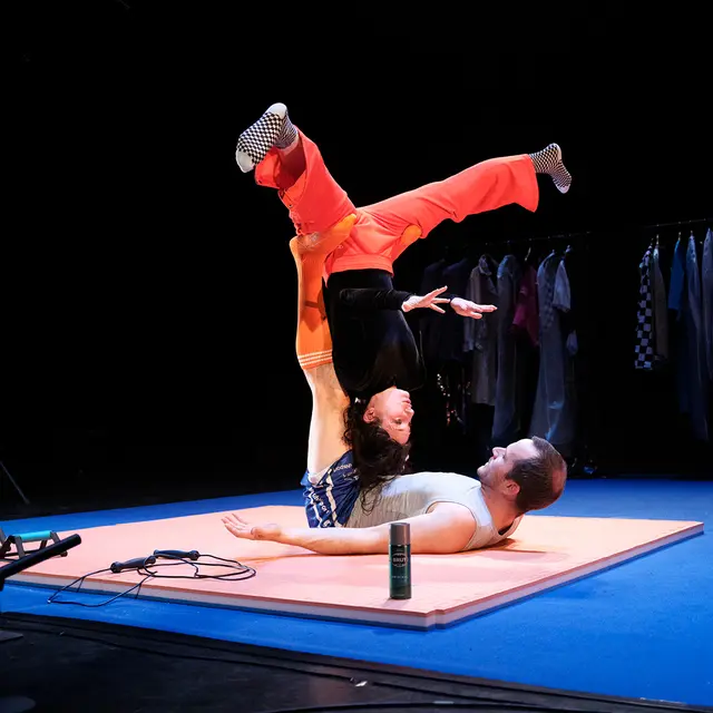 (2) Backstage (c) Guillaume Dutournier