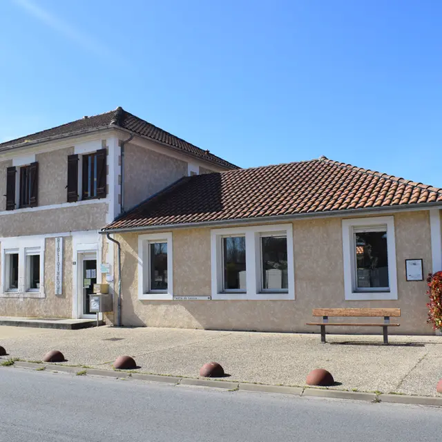 ©CLNT - SAINT JULIEN EN BORN - Bibliothèque (3)