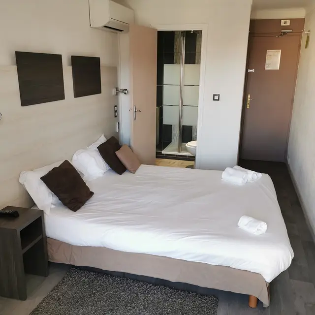 HOTEL LES CHARMETTES 2025