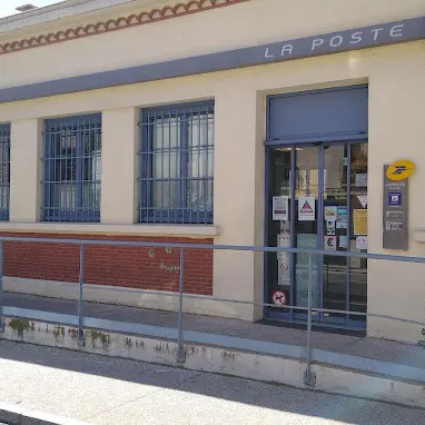 LA POSTE