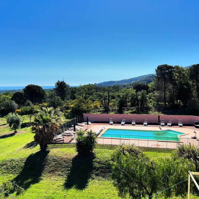 vue sur piscine